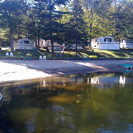 Little Hawk Resort & Marina Algonquin Highlands Номер фото