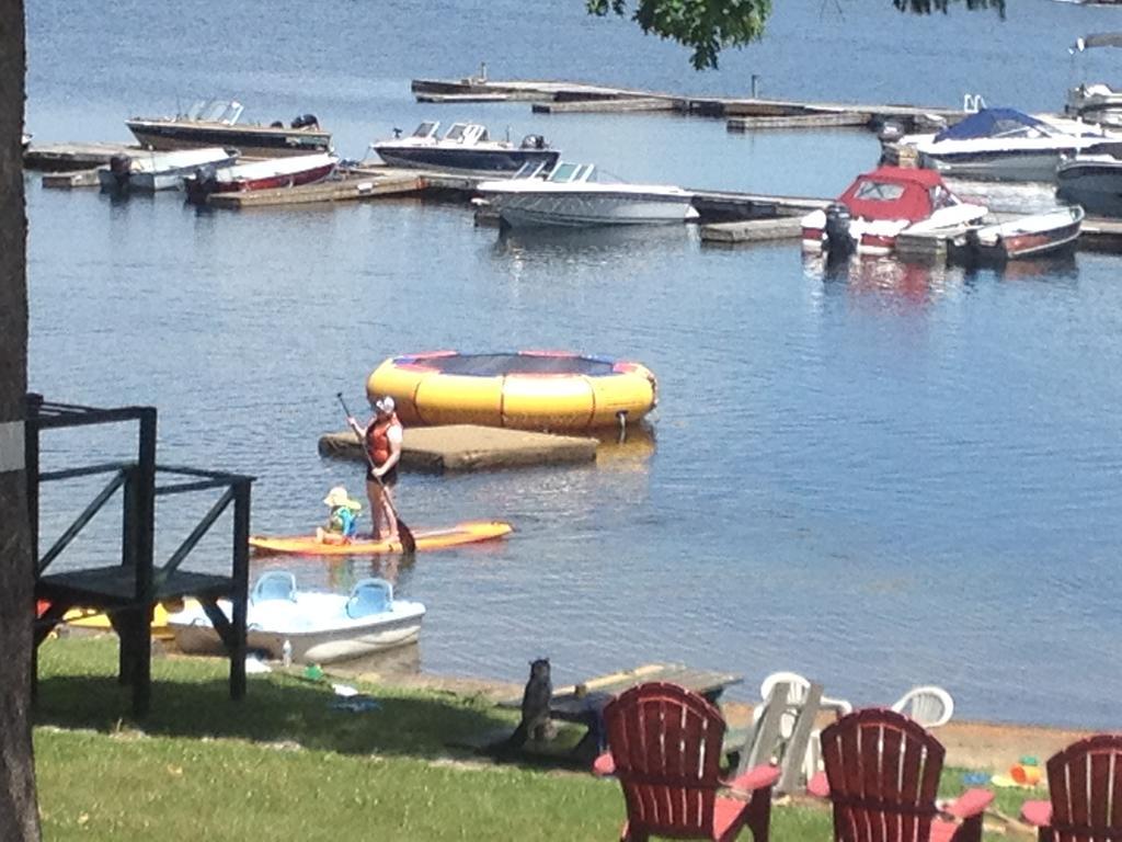 Little Hawk Resort & Marina Algonquin Highlands Экстерьер фото
